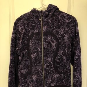 LULULEMON PURPLE FLORAL PRINT SCUBA JACKET